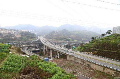 重庆最任性立交桥 网友直呼：设计师脑洞真大！【4】