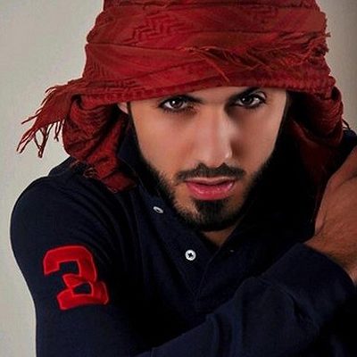 该报道称：“一名文化节的官员表示，这三名男子被驱逐的原因就是因为长得太英俊，“提升道德防范罪恶委员会” 成员担心女性的参观者会被他们迷倒。”