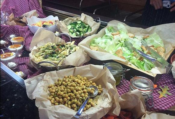 揭秘英国最著名贵族中学伊顿公学餐厅：奢华程度堪比米其林酒店(组图) 【4】