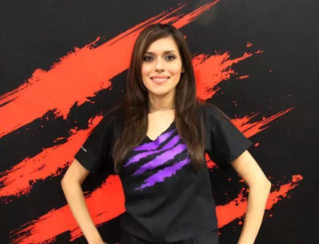 第九位：Vanessa Arteaga Vanessa Arteaga是电子竞技届的一颗巨星 ，她从2008年的时候就拿到过电子竞技比赛的15000美金大奖，此外还有5000美金的赛事奖金……