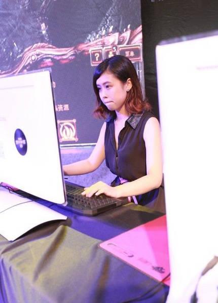 图为马雪（Mayuki）在比赛中。