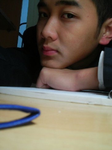 当年引发人肉搜索的民航帅哥。