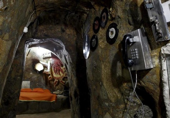 老人挖洞12年 打造一座地下宫殿