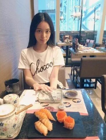 复旦公布22位海外交流女生照 光芒万丈颜值担当