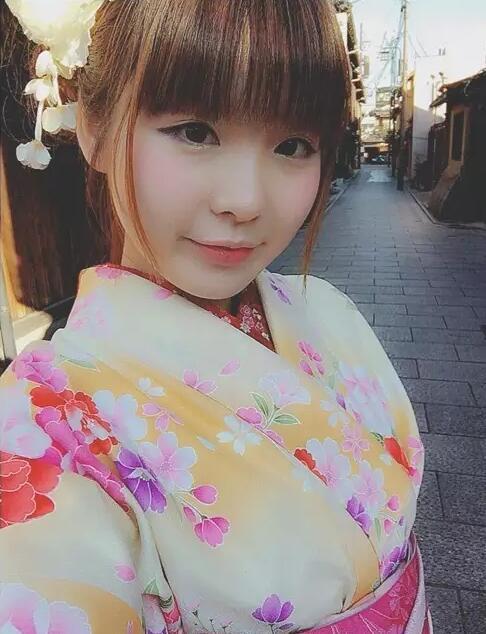 复旦公布22位海外交流女生照 光芒万丈颜值担当