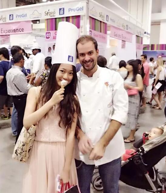 复旦公布22位海外交流女生照 光芒万丈颜值担当