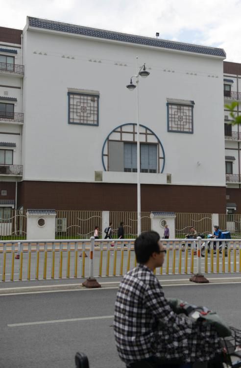 福州“囧楼”吸引眼球 网友戏称为“最囧建筑”