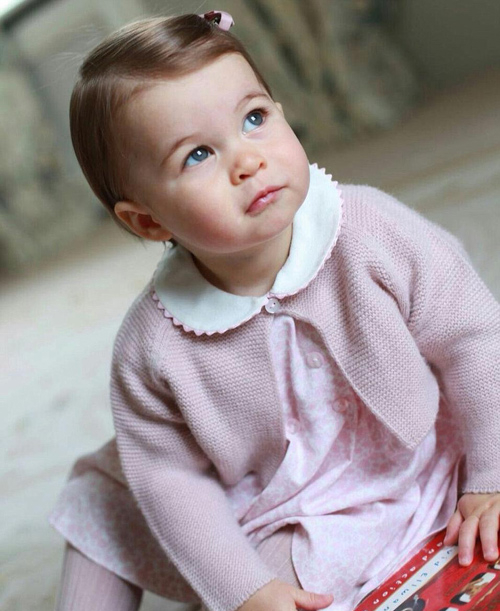 夏洛特公主一周岁生日曝近期萌照