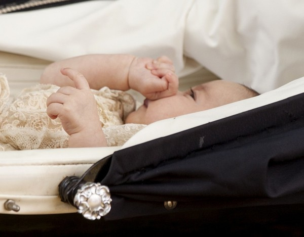 夏洛特公主一周岁生日曝近期萌照