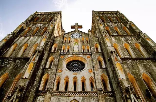 从深圳出发，坐6小时高铁可以去国外，只要300块！