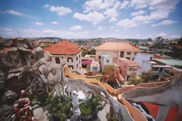 从深圳出发，坐6小时高铁可以去国外，只要300块！