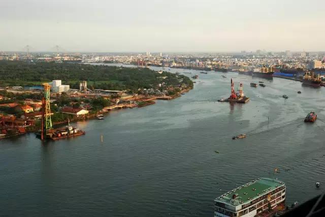 从深圳出发，坐6小时高铁可以去国外，只要300块！