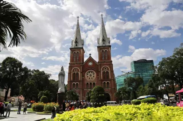 从深圳出发，坐6小时高铁可以去国外，只要300块！