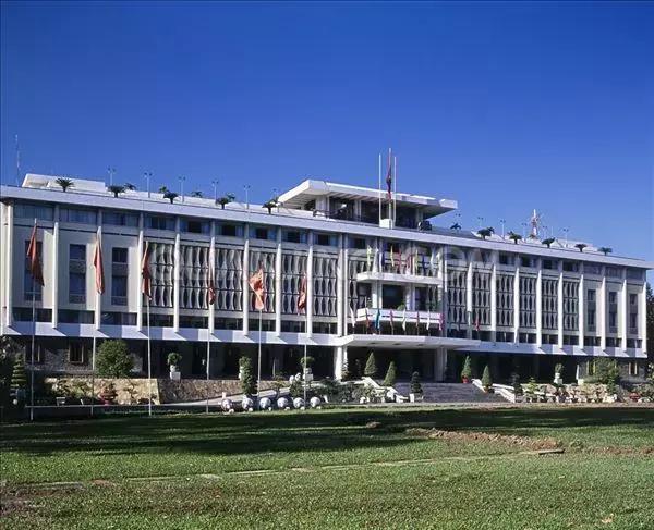 从深圳出发，坐6小时高铁可以去国外，只要300块！