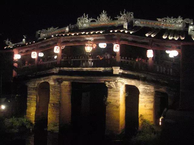 从深圳出发，坐6小时高铁可以去国外，只要300块！