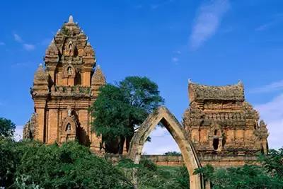 从深圳出发，坐6小时高铁可以去国外，只要300块！