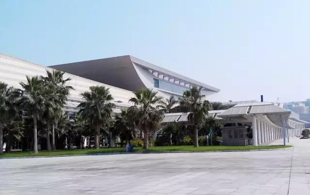 在深圳，在哪个区上班最有前途？