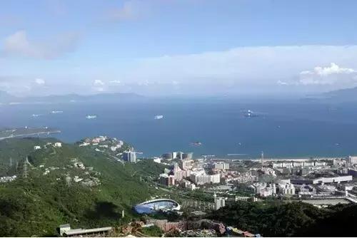 在深圳，在哪个区上班最有前途？