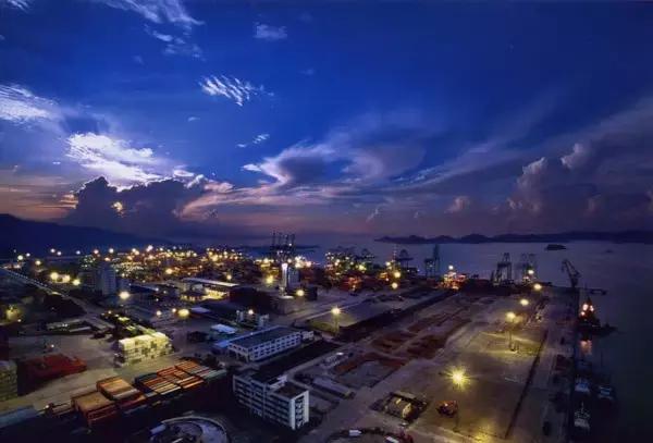 在深圳，在哪个区上班最有前途？