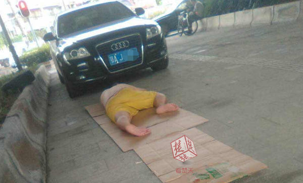 11岁女孩躺人行道乘凉 遭豪车碾压致死