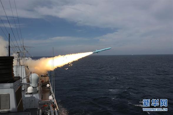 （图文互动）（4）海军在东海举行实兵实弹对抗演习 