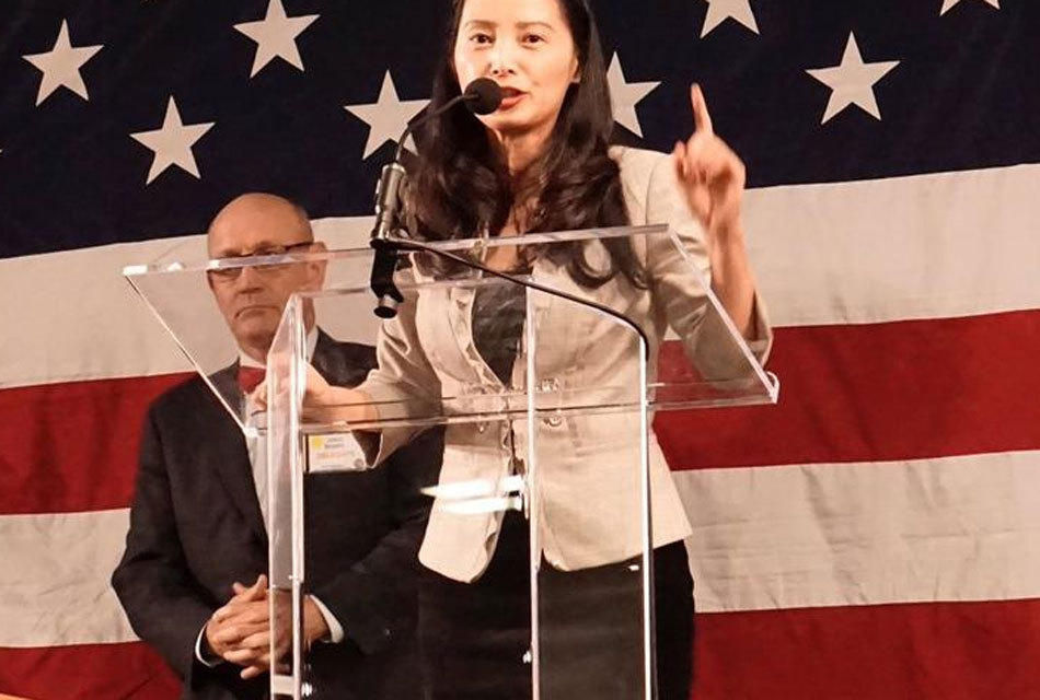 昔日东莞打工妹如今逆袭成美国房姐