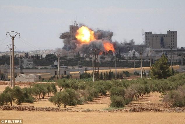 叙利亚5岁男童在空袭中死里逃生 感动网友