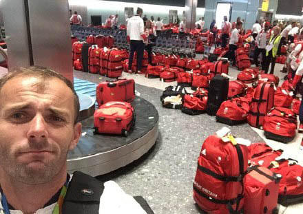 各国运动员回国的场面 没有对比就没有伤害