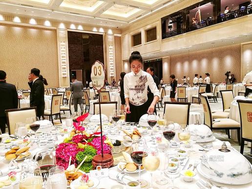 实拍G20国宴现场：餐具图案取自西湖实景