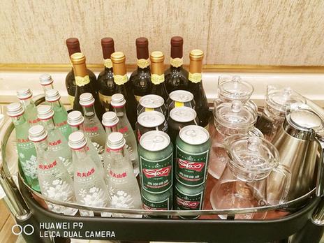 实拍G20国宴现场：餐具图案取自西湖实景