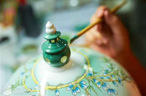 G20餐桌上的风景：美景变餐具 每件餐瓷需81道工序