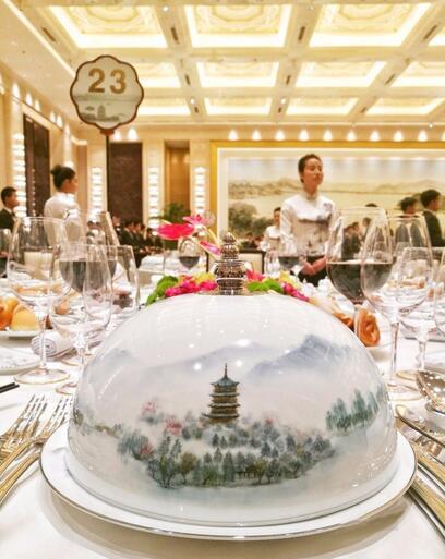 G20餐桌上的风景：美景变餐具 每件餐瓷需81道工序