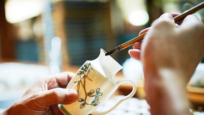 G20餐桌上的风景：美景变餐具 每件餐瓷需81道工序