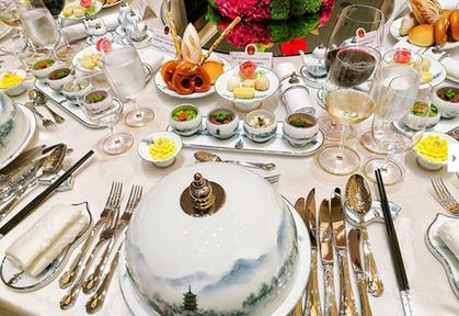 G20餐桌上的风景：美景变餐具 每件餐瓷需81道工序