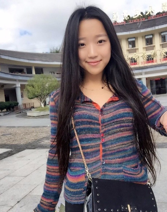 考古界女神！美女文物修复员山西古刹修壁画两年