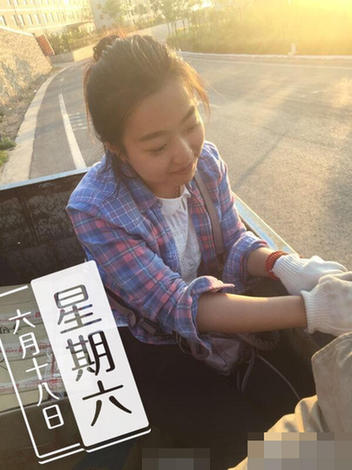 考古界女神！美女文物修复员山西古刹修壁画两年