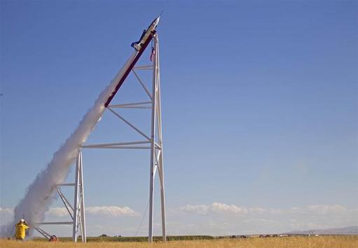 致敬偶像 他花1亿飞越近500米大峡谷