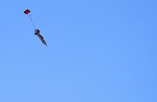 致敬偶像 他花1亿飞越近500米大峡谷