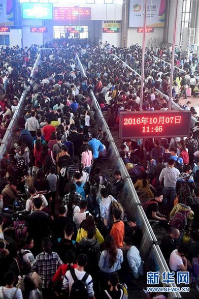 （社会）（3）各地迎来假日返程客流高峰