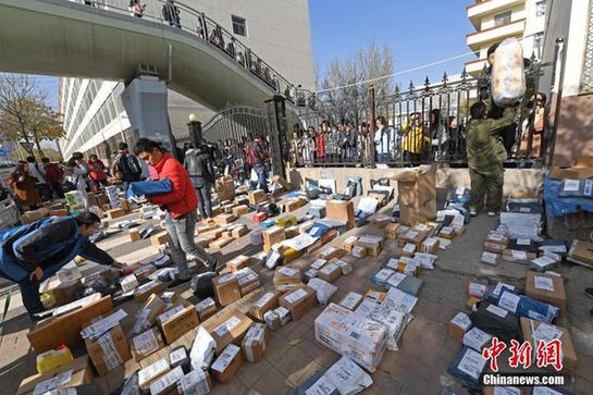 “双十一”落幕 各地迎快递派送高峰