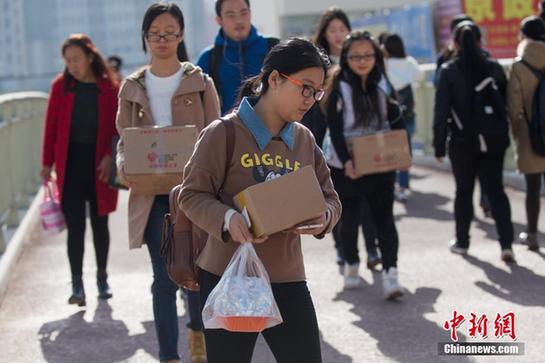 “双十一”落幕 各地迎快递派送高峰