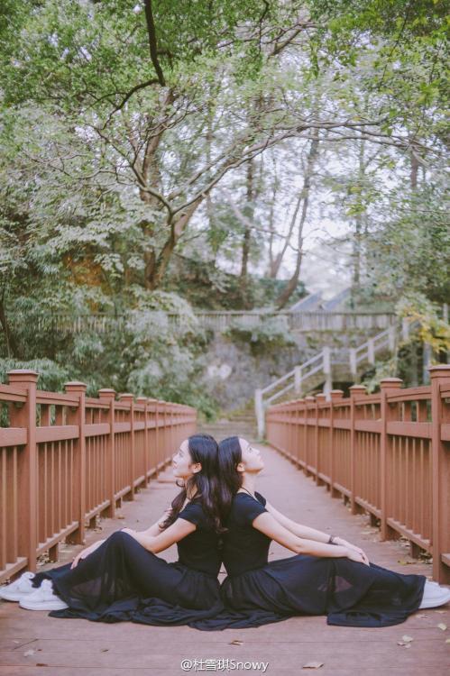 浙大学霸姐妹花爆红网络 颜美腿长气质出众