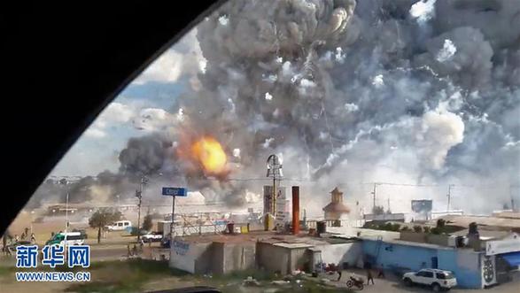 （外代一线）（1）墨西哥烟花市场爆炸瞬间