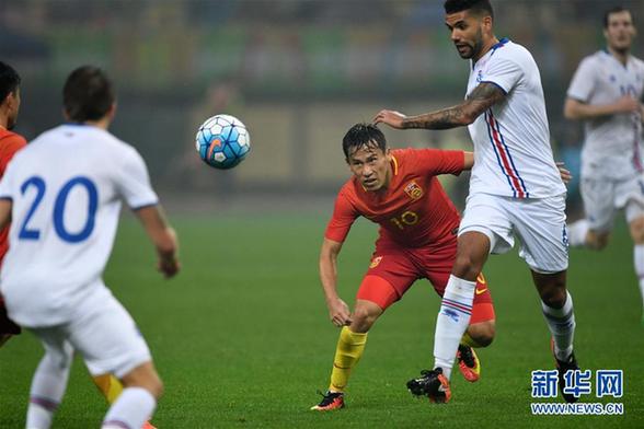 （体育）（16）足球——中国杯：中国不敌冰岛