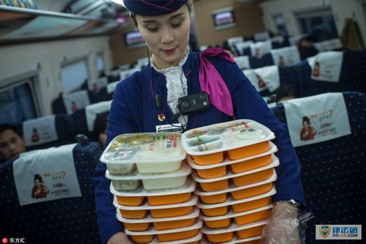 实拍“高姐”李宁宁春运第一天：每天能拿步数冠军（组图）