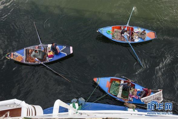 （国际·一周看天下）尼罗河上的商贩