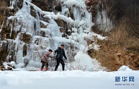 （社会）（2）冰瀑美如画