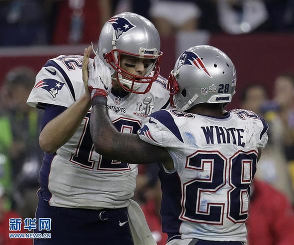 （体育）（3）橄榄球——第51届超级碗：爱国者胜猎鹰