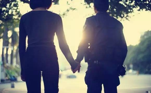 蜀黍需要你帮忙了！龙岗1米65警花、1米88刑警发帖征婚