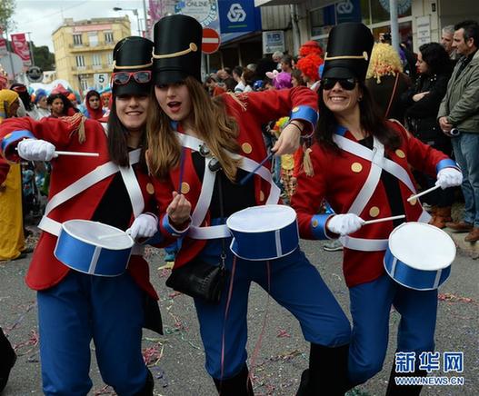（国际）（2）葡萄牙小城上演狂欢节大游行